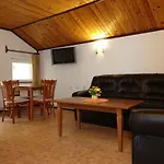 семеен орфей Hotel Teshel