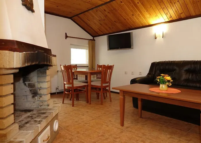 Hotel семеен орфей 2*