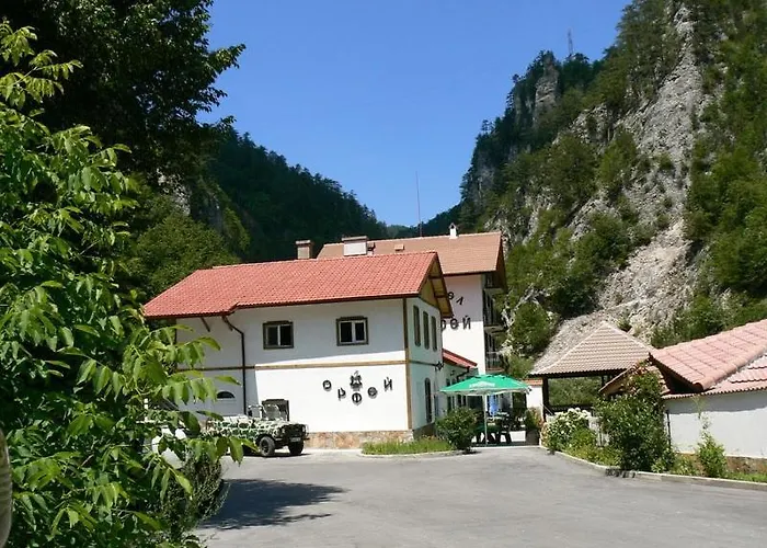 Hotel семеен орфей 2*