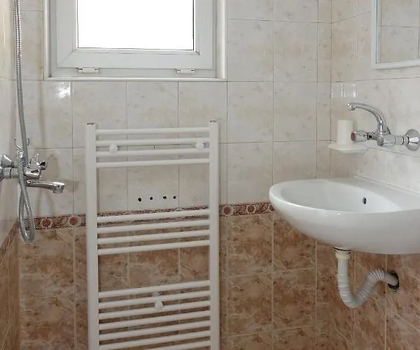 семеен орфей Hotel Teshel