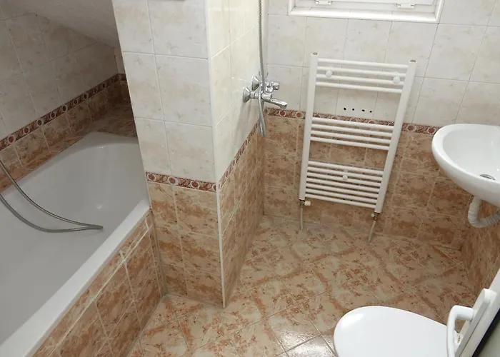 семеен орфей Hotel 2*